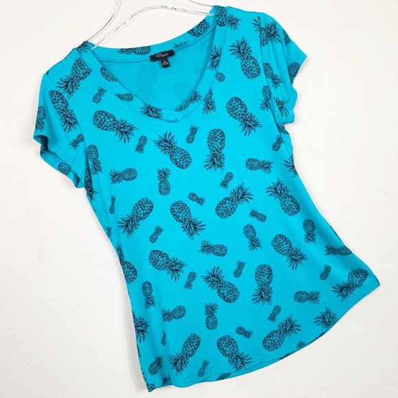 Cupio Tops - CUPIO Pineapple Panic Tee Top M